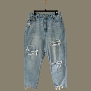American Eagle Curvy Mom Jeans